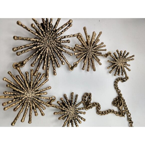 Vintage Gold-Tone Ann Taylor Starburst Medallion Necklace With Faux Pearl Accent - Picture 5 of 6